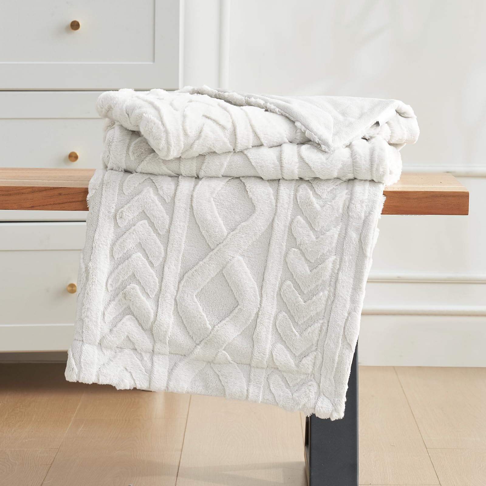 Cable - Beige Throw(50_ x 60_)-03.jpg